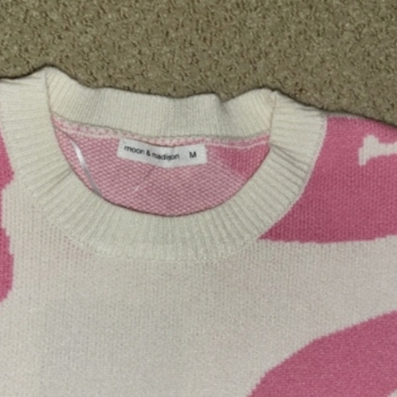 NWT Moon & Madison Smiley NEW Oversized 24.5 PTP Sweater Pink & White Size M… - Picture 4 of 11